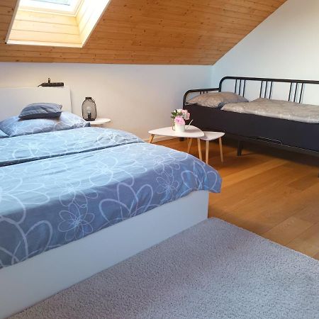 "Stone'S Throw" Krumlov 5 Min By Car, Lipno 15 Min By Car, 2 Bdrooms,Playroom Kajov Exterior photo