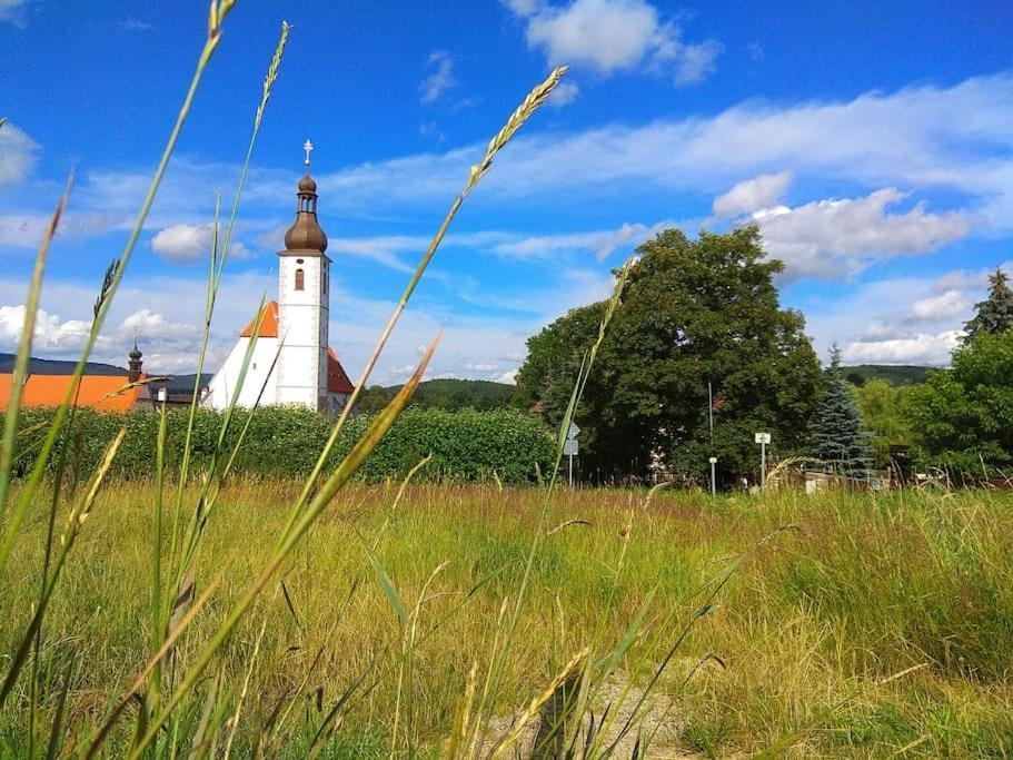 "Stone'S Throw" Krumlov 5 Min By Car, Lipno 15 Min By Car, 2 Bdrooms,Playroom Kajov Exterior photo