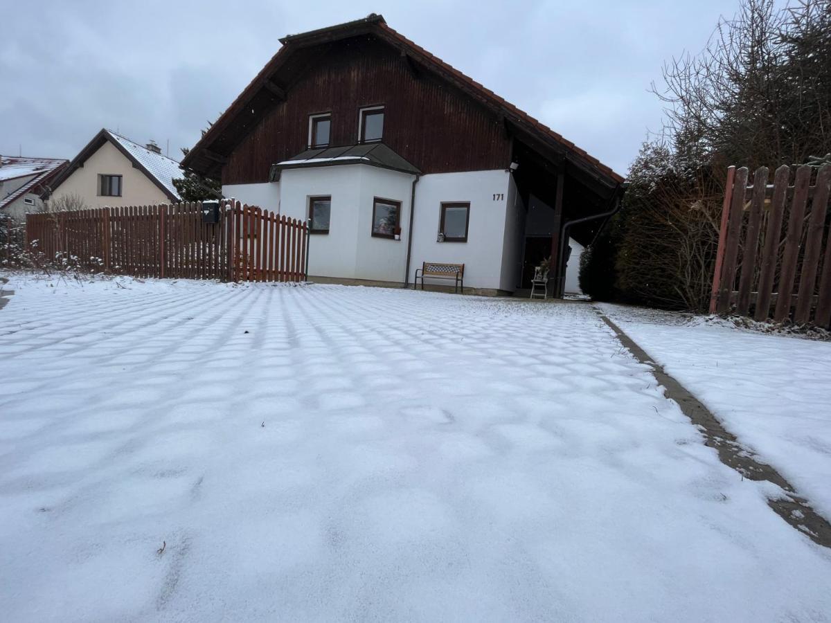 "Stone'S Throw" Krumlov 5 Min By Car, Lipno 15 Min By Car, 2 Bdrooms,Playroom Kajov Exterior photo